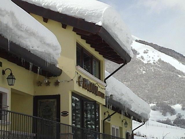 Hotel C0C00N Garden Pescasseroli Kültér fotó